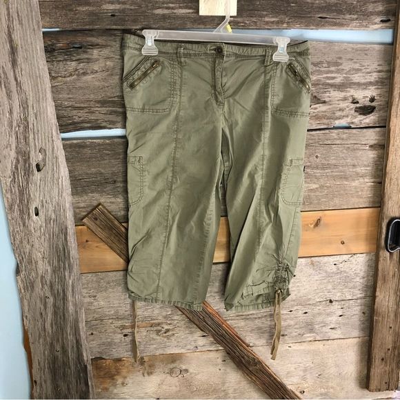 Reitmans Pants - 𝅺reitmans Size 14 Olive Green Utility Capri Pants